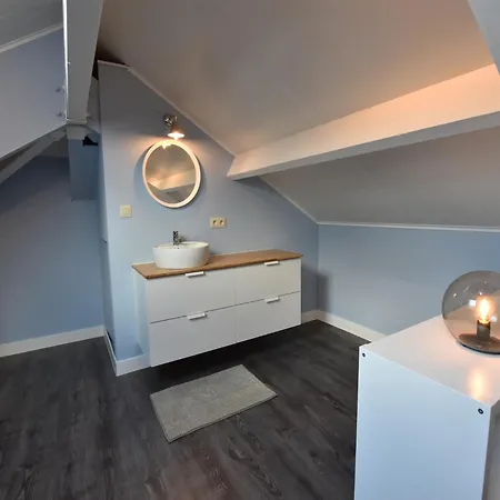 In Near The Beach, Cleaning Included Apartamento